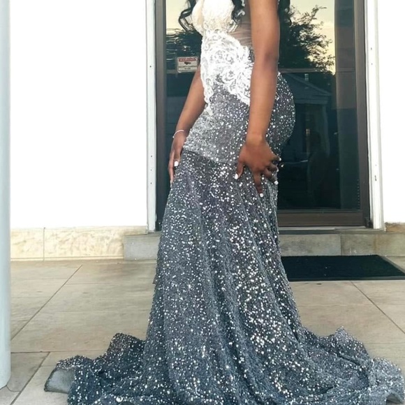 Silver prom dress - Picture 2 of 3